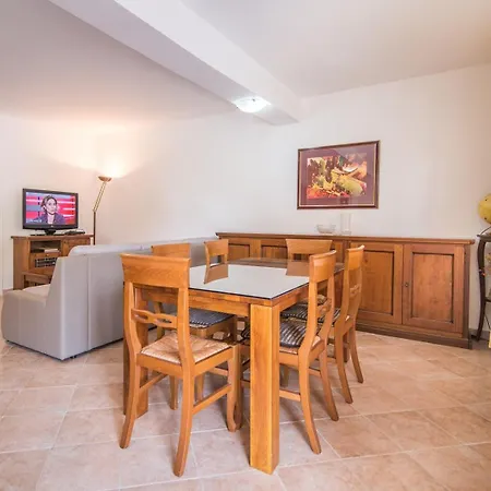 Complex Kampic פורץ