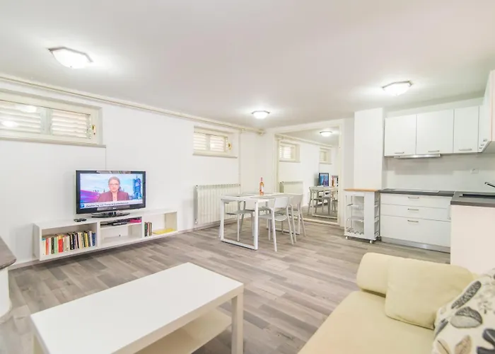 Konukevi Complex Kampic 3*